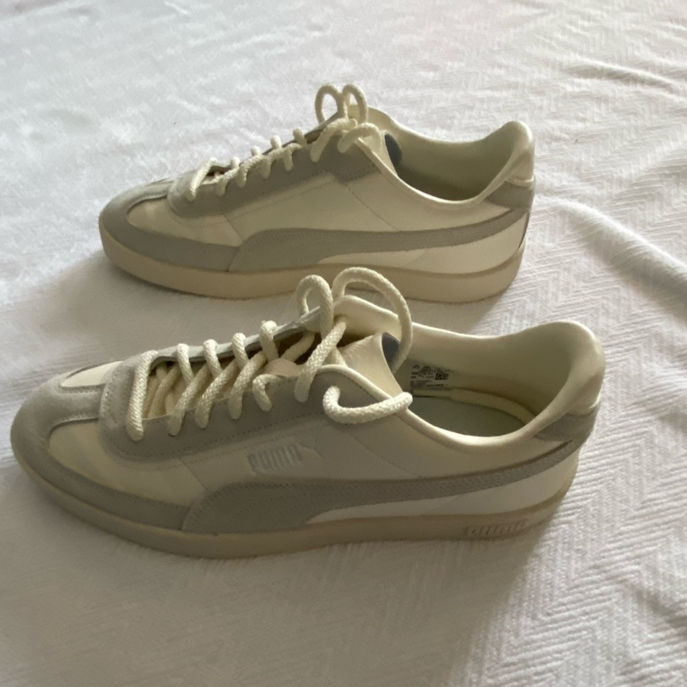 PUMA Sneakers